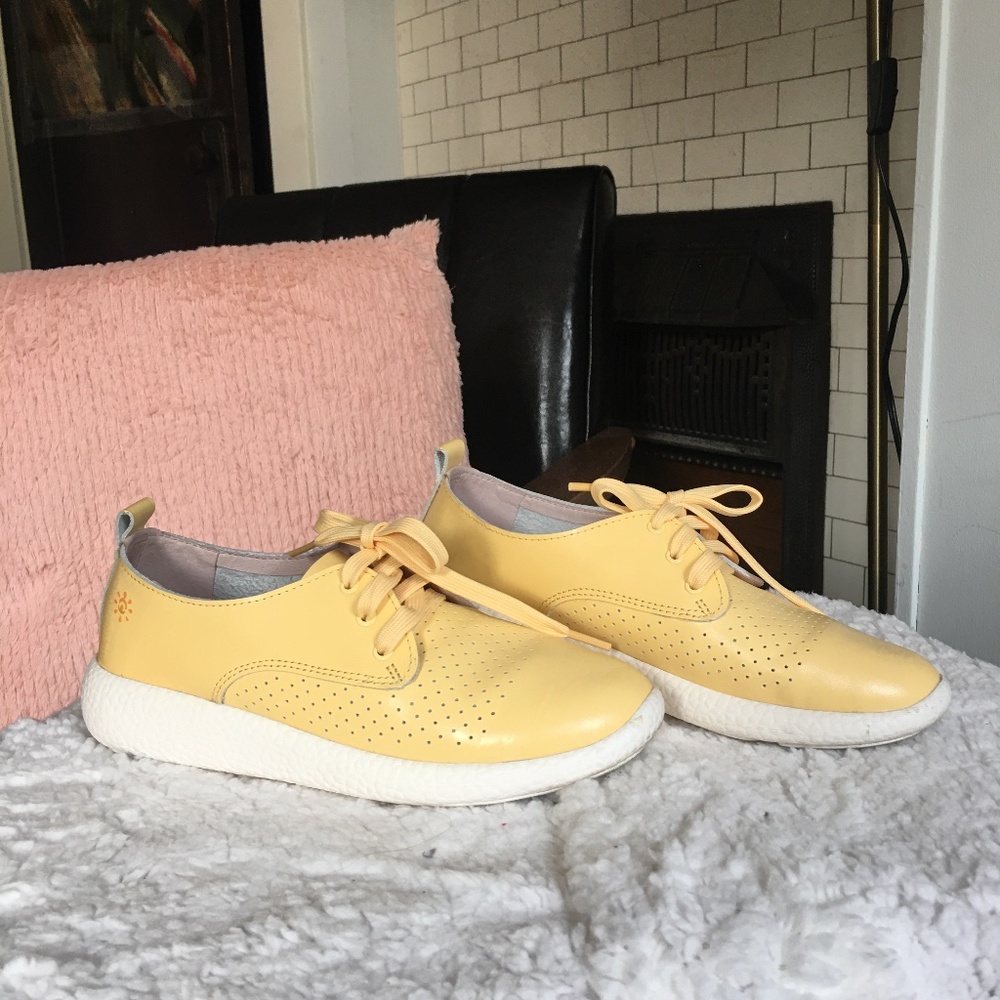 cute yellow leather shoes - like new